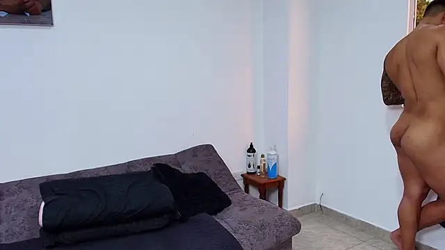 Snapshot of BrayaanFit chatting on 03-12-26, 11:11 BrayaanFit online show from 03-12-26, 11:11