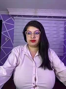 Snapshot of MiiaaJoness chatting on 05-13-26, 09:00 MiiaaJoness online show from 05-13-26, 09:00
