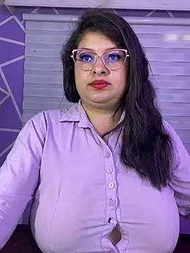 Snapshot of MiiaaJoness chatting on 05-15-26, 05:20 MiiaaJoness online show from 05-15-26, 05:20