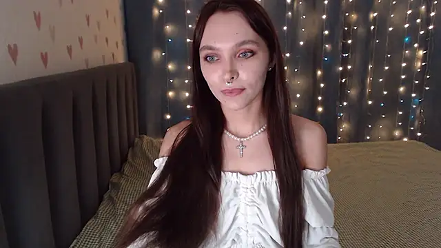 Snapshot of ChloeSunny chatting on 02-13-26, 02:35 ChloeSunny online show from 02-13-26, 02:35