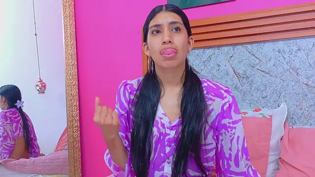littlee emilyy  online show from 04-29-26, 05:30