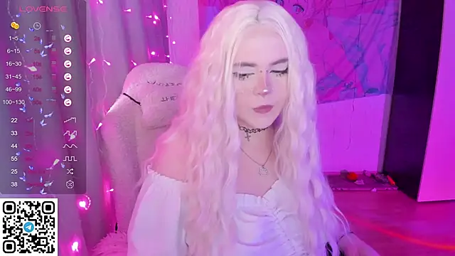 SelenaCute online show from 04-24-26, 11:01