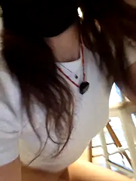 Snapshot of Silvia_Zeno chatting on 04-03-26, 05:27 Silvia Zeno online show from 04-03-26, 05:27