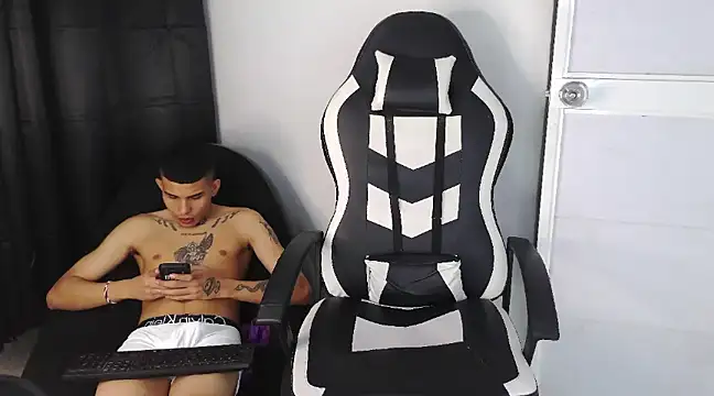 Snapshot of hot_king20 chatting on 02-07-25, 05:41 hot king20 online show from 02-07-25, 05:41