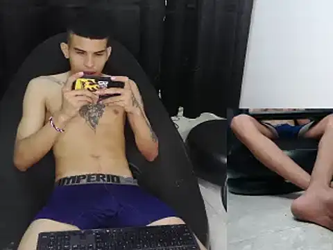 Snapshot of hot_king20 chatting on 02-18-25, 06:47 hot king20 online show from 02-18-25, 06:47