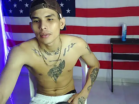 Snapshot of hot_king20 chatting on 11-18-25, 02:17 hot king20 online show from 11-18-25, 02:17