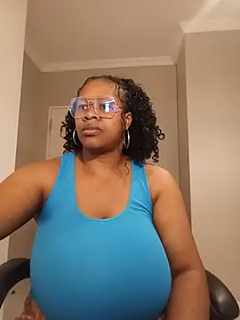 bustylisa1983 online show from 06-12-26, 05:39