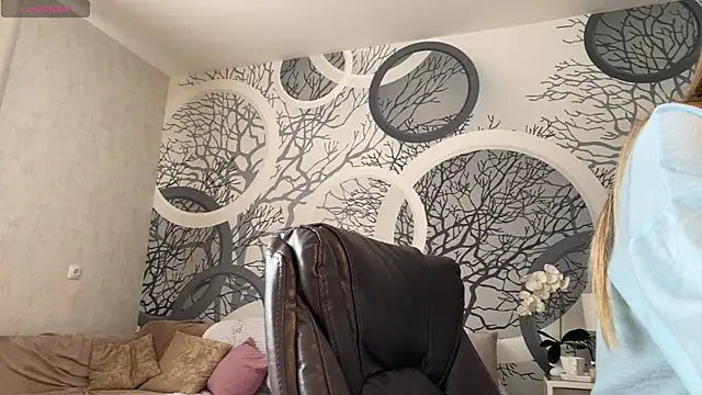 viviann evans online show from 05-28-26, 01:03