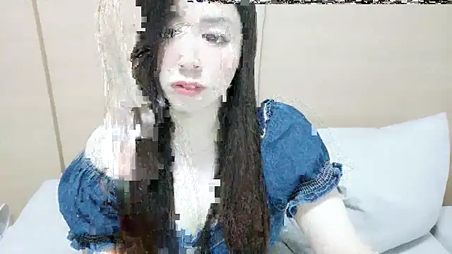 Snapshot of Arisa__ chatting on 12-22-25, 11:29 Arisa online show from 12-22-25, 11:29