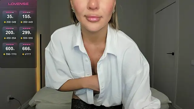 Snapshot of sarahphyllis chatting on 06-08-26, 09:48 sarahphyllis online show from 06-08-26, 09:48