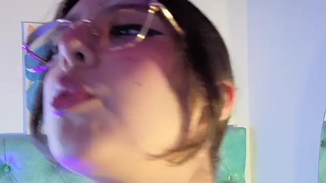 Paola Lyon  online show from 04-10-26, 06:45