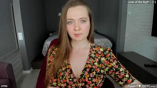 Snapshot of LizaGost chatting on 06-11-26, 10:13 LizaGost online show from 06-11-26, 10:13