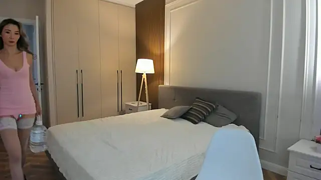 missliiaa online show from 07-14-26, 07:24