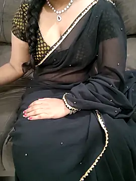 Snapshot of Mounika25 chatting on 04-21-26, 07:06 Mounika25 online show from 04-21-26, 07:06