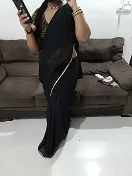 Snapshot of Mounika25 chatting on 08-08-26, 07:32 Mounika25 online show from 08-08-26, 07:32