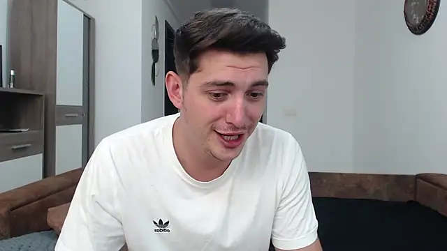 Snapshot of AndyFame chatting on 03-20-25, 01:35 AndyFame online show from 03-20-25, 01:35