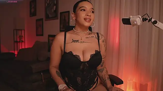 HannahW  online show from 04-02-26, 09:45