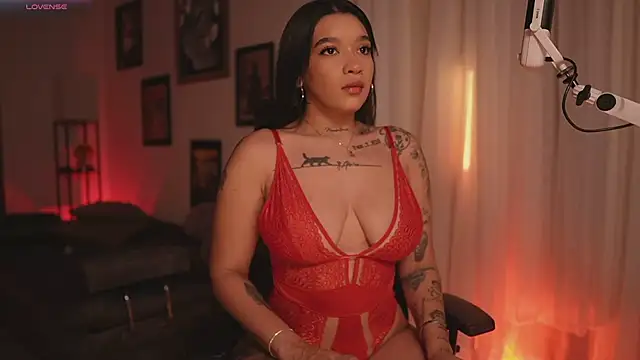 HannahW  online show from 04-04-26, 09:56