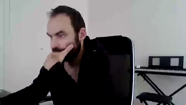 Snapshot of joaodias_97 chatting on 02-05-26, 12:32 joaodias 97 online show from 02-05-26, 12:32