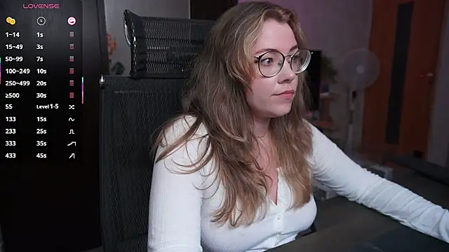 Snapshot of RemyCute chatting on 07-14-26, 10:32 RemyCute online show from 07-14-26, 10:32