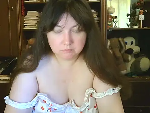 CarrieQPeach online show from 05-18-26, 12:00