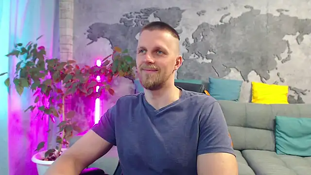 Snapshot of VikingChrisss chatting on 06-16-26, 10:40 VikingChrisss online show from 06-16-26, 10:40