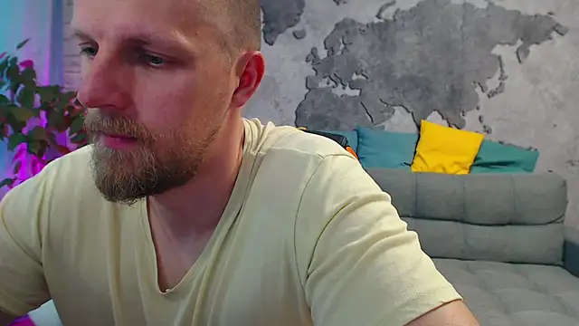 Snapshot of VikingChrisss chatting on 07-11-26, 10:18 VikingChrisss online show from 07-11-26, 10:18
