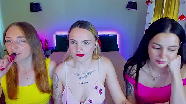 Snapshot of MagicEyess chatting on 06-18-26, 08:47 MagicEyess online show from 06-18-26, 08:47