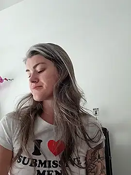 Lilmissvyx online show from 05-08-26, 02:33