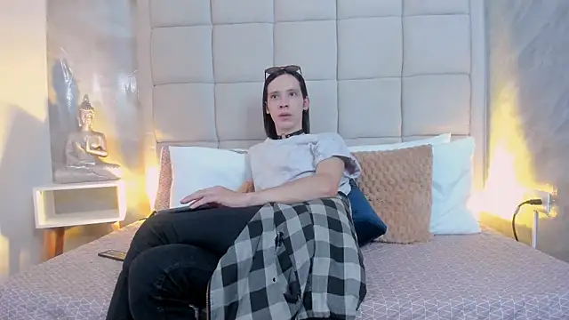 Hecatee 77 online show from 09-22-25, 07:49