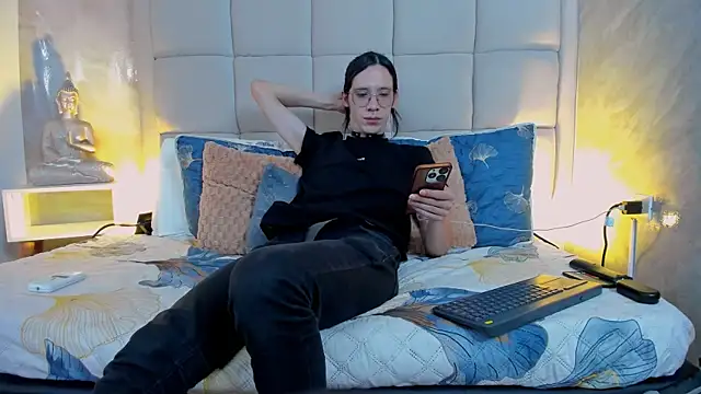 Hecatee 77 online show from 10-11-25, 07:56