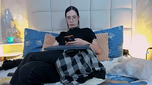 Hecatee 77 online show from 10-16-25, 07:59