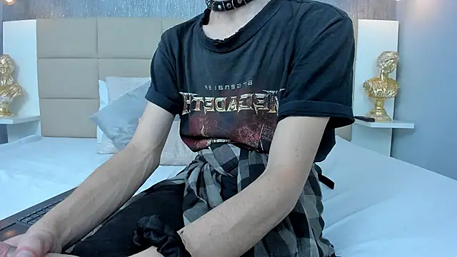 Hecatee 77 online show from 03-18-26, 07:39