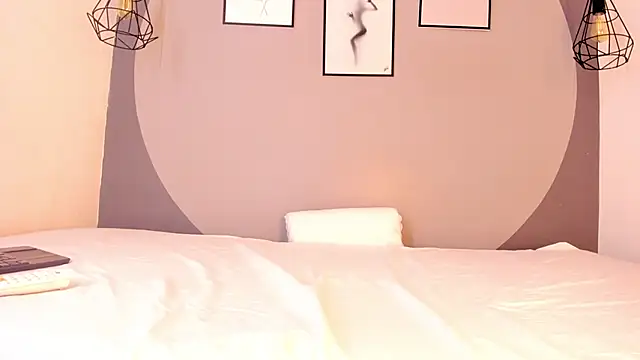 Snapshot of sarita_duque chatting on 03-21-26, 12:21 sarita duque online show from 03-21-26, 12:21