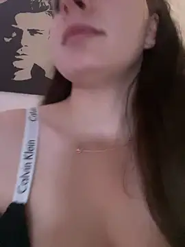 Snapshot of EllyNora chatting on 10-24-25, 10:50 EllyNora online show from 10-24-25, 10:50