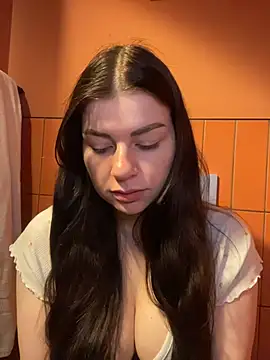 Snapshot of EllyNora chatting on 11-19-25, 11:43 EllyNora online show from 11-19-25, 11:43