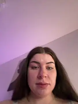 Snapshot of EllyNora chatting on 04-14-26, 08:15 EllyNora online show from 04-14-26, 08:15