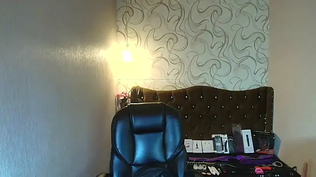 Snapshot of HannaCarrter chatting on 06-14-26, 12:51 HannaCarrter online show from 06-14-26, 12:51