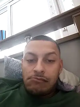 Snapshot of emrehliug12 chatting on 10-29-25, 03:25 emrehliug12 online show from 10-29-25, 03:25