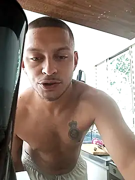 Snapshot of emrehliug12 chatting on 02-06-26, 04:10 emrehliug12 online show from 02-06-26, 04:10