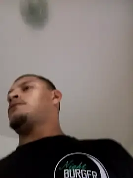 Snapshot of emrehliug12 chatting on 03-31-26, 04:02 emrehliug12 online show from 03-31-26, 04:02