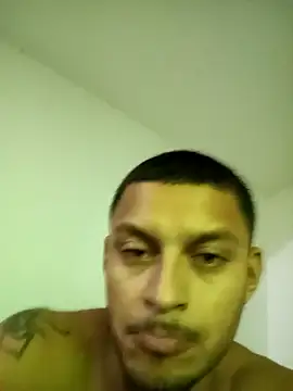 Snapshot of emrehliug12 chatting on 04-13-26, 06:19 emrehliug12 online show from 04-13-26, 06:19