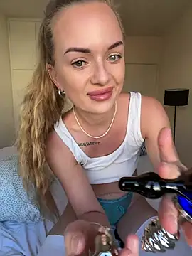ElenaRebelle online show from 05-28-26, 06:10