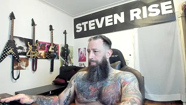 Snapshot of StevenRiseNYC chatting on 04-18-26, 11:58 StevenRiseNYC online show from 04-18-26, 11:58