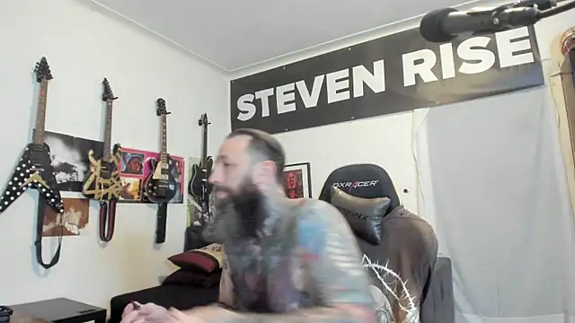 Snapshot of StevenRiseNYC chatting on 04-28-26, 02:27 StevenRiseNYC online show from 04-28-26, 02:27