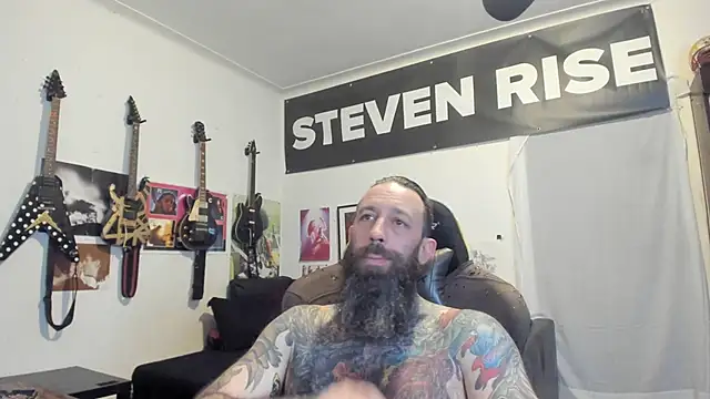 Snapshot of StevenRiseNYC chatting on 05-03-26, 02:39 StevenRiseNYC online show from 05-03-26, 02:39