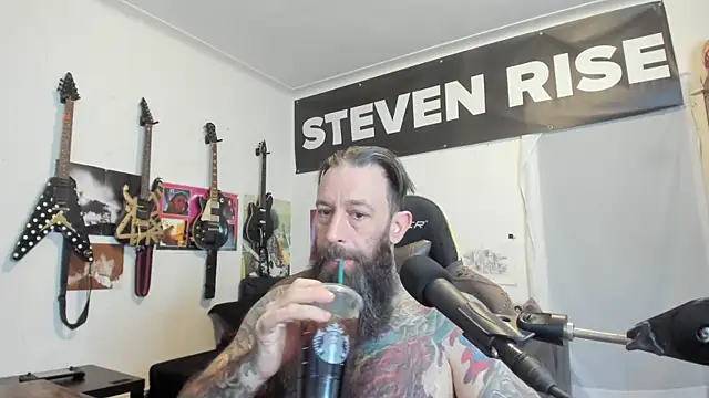 Snapshot of StevenRiseNYC chatting on 05-04-26, 12:45 StevenRiseNYC online show from 05-04-26, 12:45