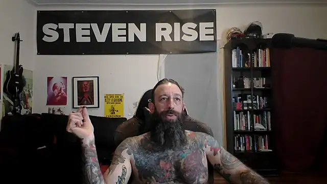 Snapshot of StevenRiseNYC chatting on 05-15-26, 01:12 StevenRiseNYC online show from 05-15-26, 01:12
