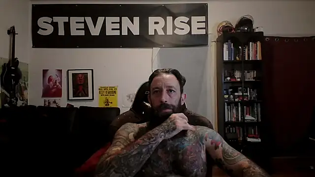 Snapshot of StevenRiseNYC chatting on 05-25-26, 10:54 StevenRiseNYC online show from 05-25-26, 10:54
