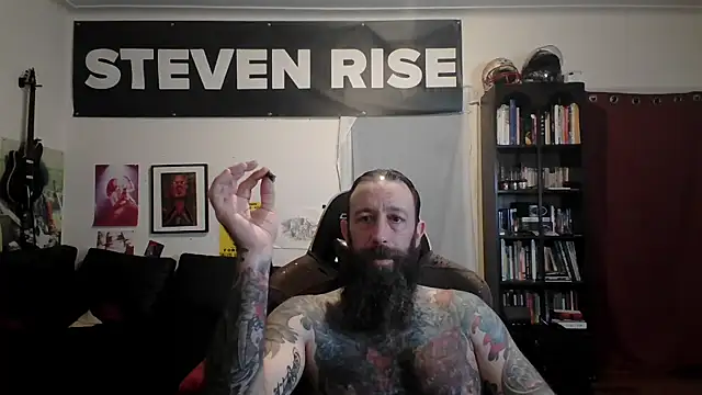 Snapshot of StevenRiseNYC chatting on 06-02-26, 12:12 StevenRiseNYC online show from 06-02-26, 12:12